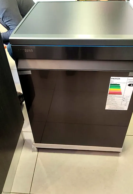 Lavavajillas Samsung lista en la cocina del cliente